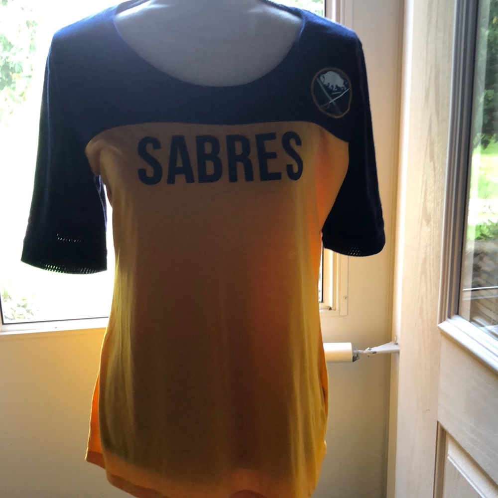 NHL Buffalo Sabre’s t-shirt in yellow and navy